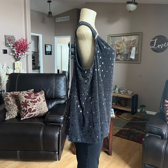 Avenue shiny black sleeveless blouse-size 26/28-NWT - Picture 7 of 10